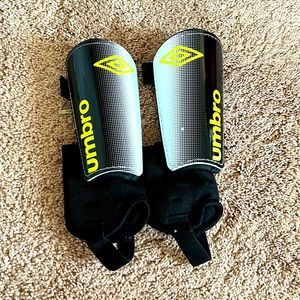 Umbro duotone shinguards  peewee